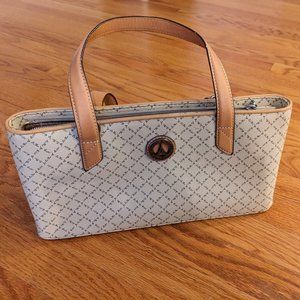 Cute purse! Eiffel tower!